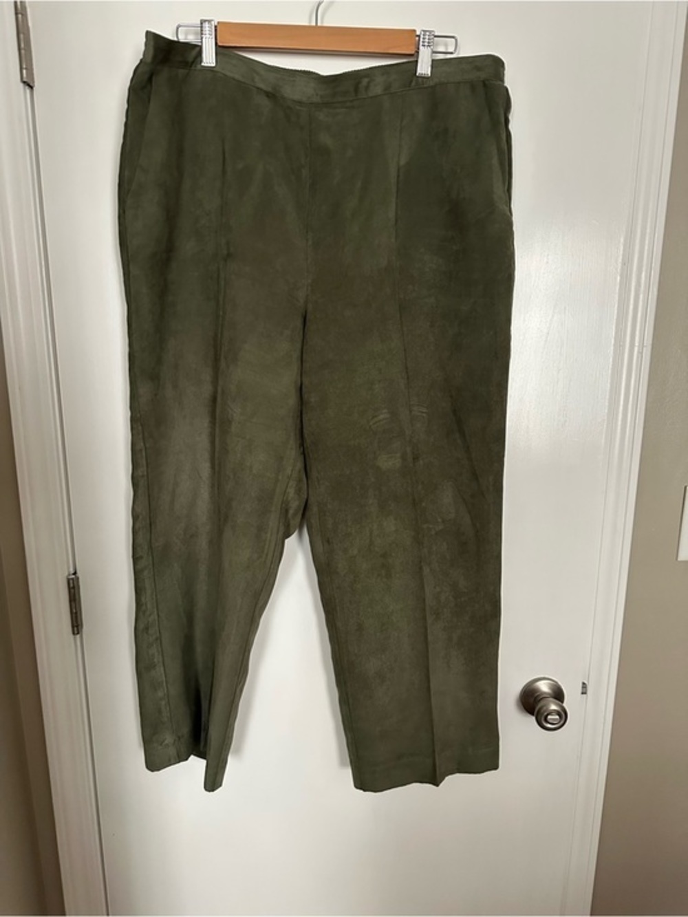Alfred Dunner Olive Green Women's Pants size 20w EUC